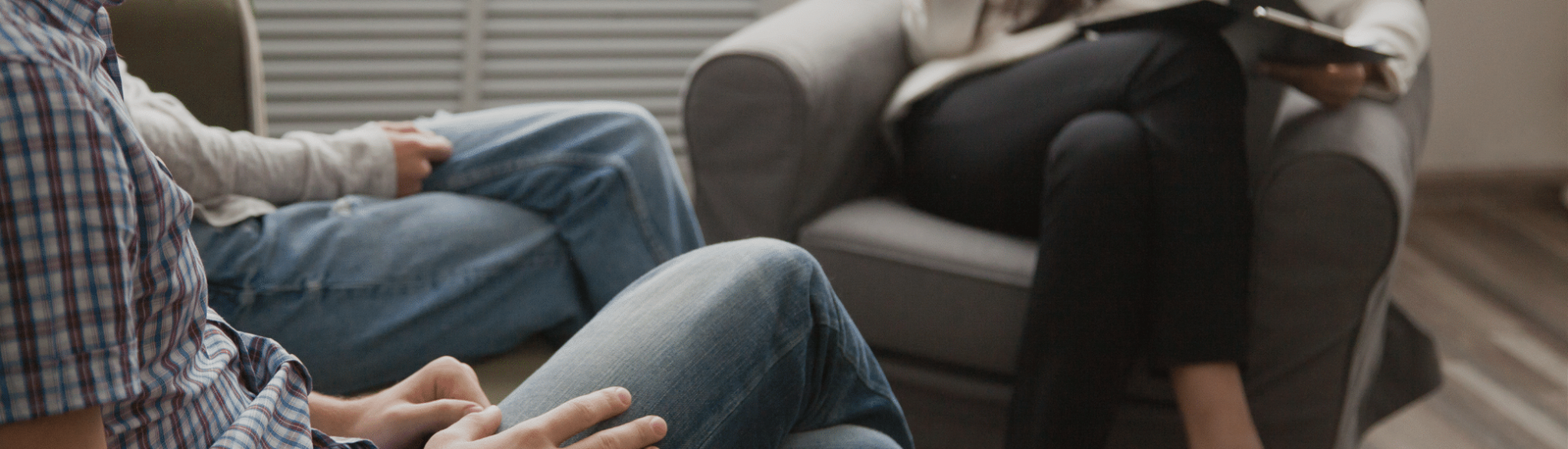 couple receiving divorce mediation services