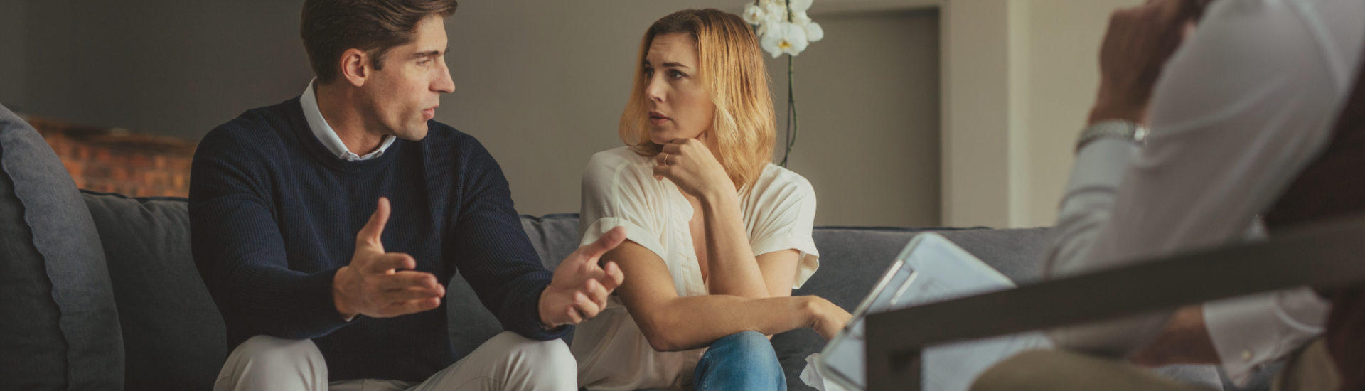 divorcing couple receiving mediation